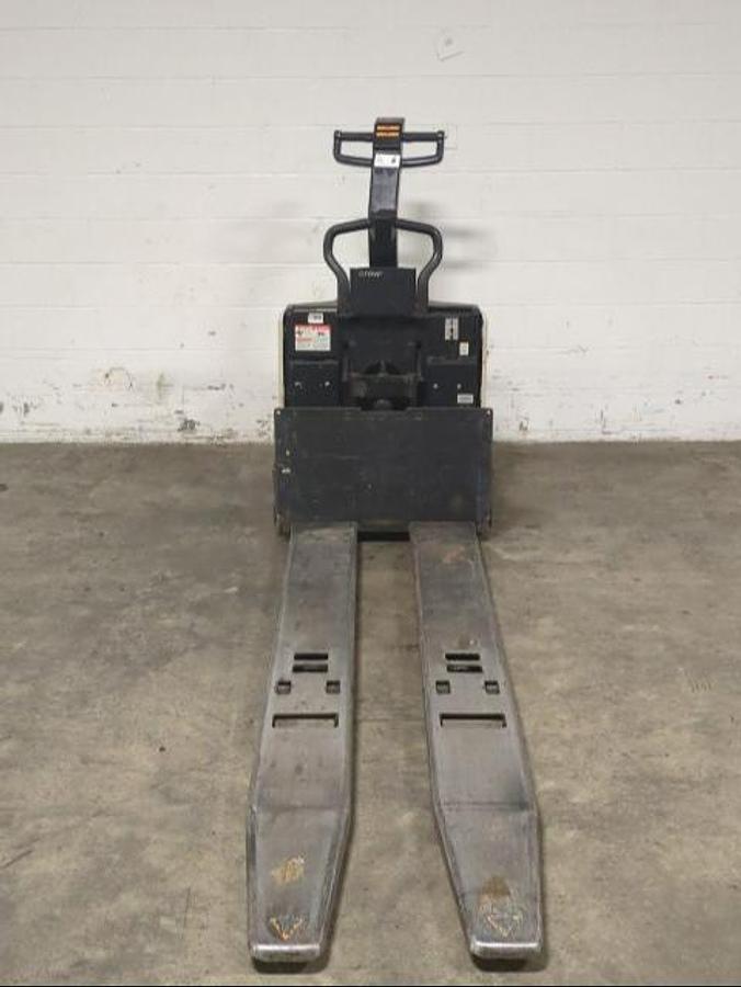 “2012 Crown PE4500‑80 front view – 96‑inch forks – 8,000 lb end rider pallet truck”