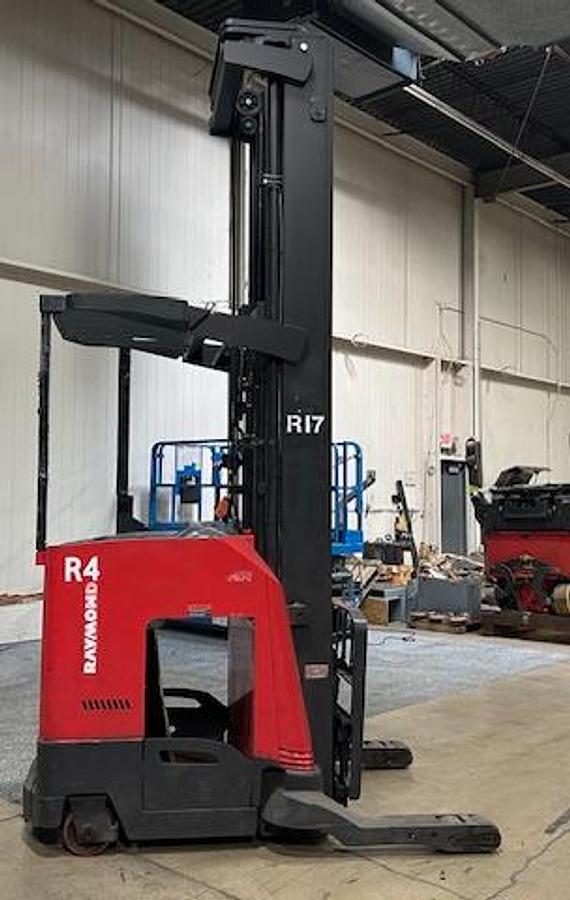 “Raymond 750‑R45TT stand‑up reach truck side view – 336-inch triple mast, reach mechanism, 4,500 lb electric warehouse forklift – Brampton ON”
