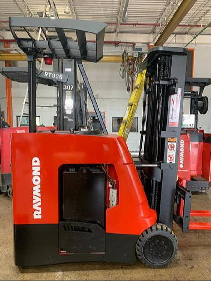 Sold-Raymond-425-C50TT-CSA-Electric-Docker-Forklift-5,000lb-203”-Lift-BramptonON