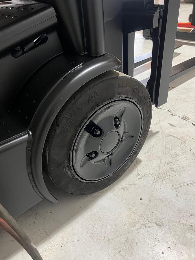 Crown SC5225-35 – front right drive tire – electric forklift – CSA compliant – tight aisle – Brampton ON