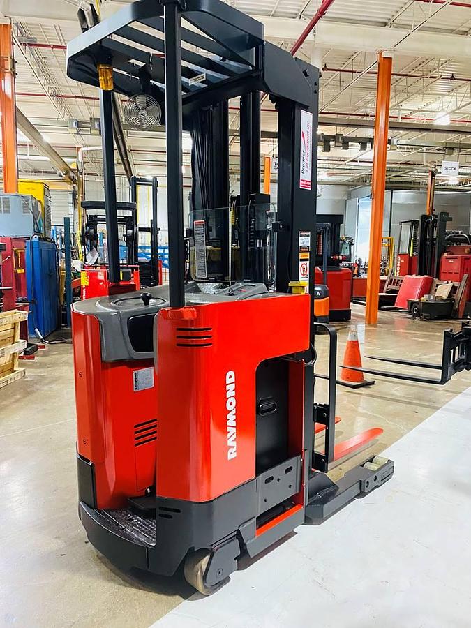 Rear view showing counterweight and safety lighting