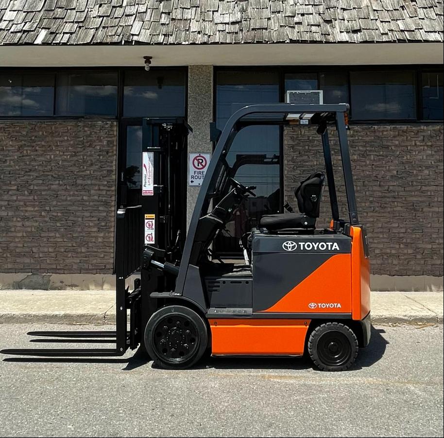 2017 Toyota 8FBCU25 CSA EE forklift Brampton 5000 lb 189” triple mast spark-protected UL/EE freezer-compatible export-certified