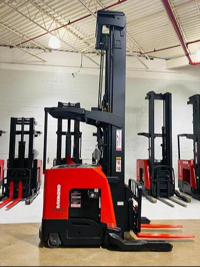 2022 Raymond 752-DR32TT CSA freezer reach forklift Brampton 3200 lb 348” triple mast Kooi telescopic forks export-certified battery included