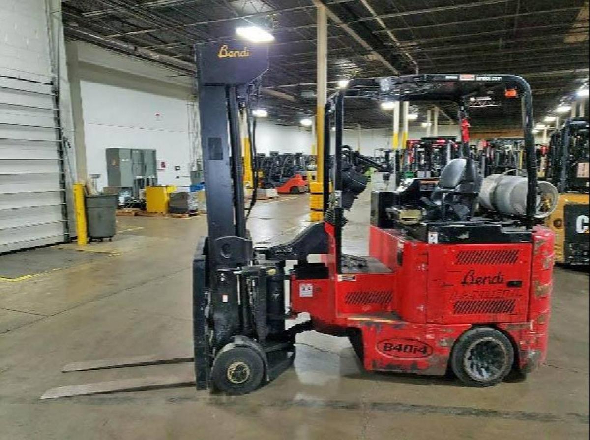 CSA-certified propane forklift | 4,000 lb | swing mast | 216” lift | cushion tires | indoor/outdoor spec | Premier Lift Brampton ON