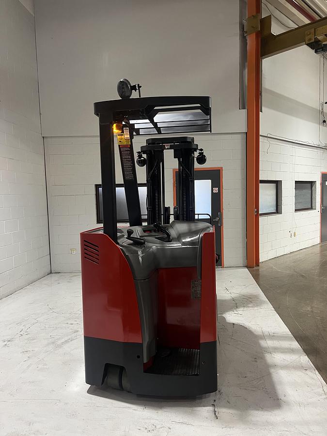 Used 2018 Raymond 425-C50TT Stand-Up Dockstocker | 5,000 lb | 188" Triple Mast | 36V Electric | Premier Certified™