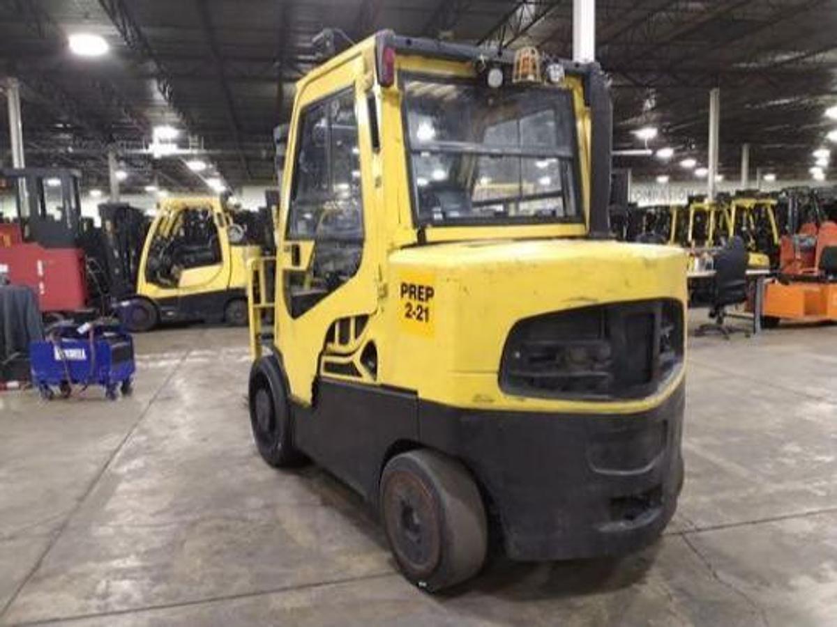 CSA-Certified 2021 Hyster S155FT Diesel Forklift – Rear View Showing Counterweight and Cushion Tires