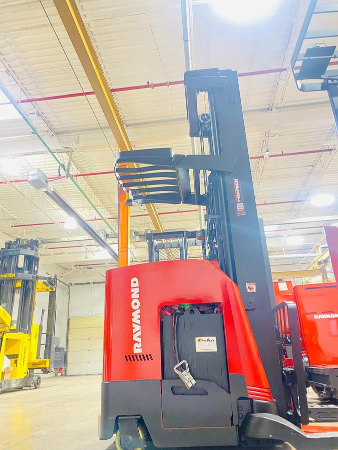 Battery compartment view showing 18.12” width and SB350 connector