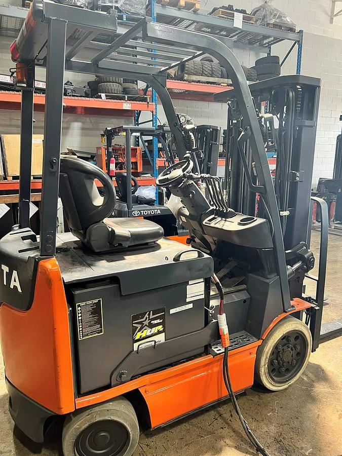 Toyota 8FBCU25 CSA electric forklift Brampton 5000 lb 189” triple mast LP-to-electric freezer-compatible UL/EE fire-safe battery optional