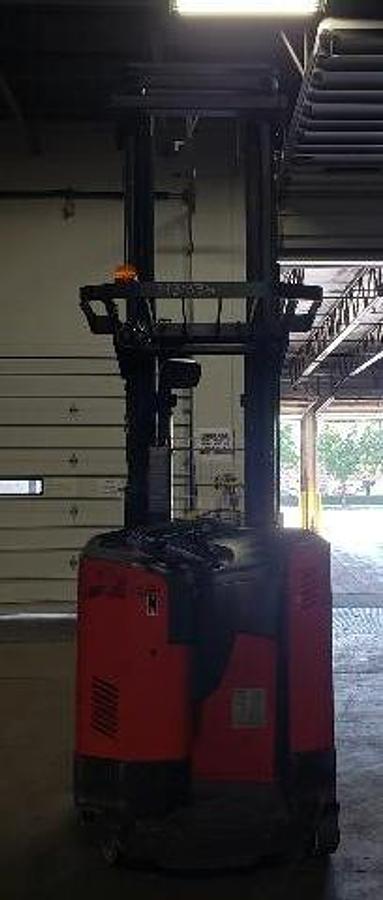 2018 Raymond 750‑DR32TT rear‑side angle – chassis, mast, and reach mechanism – CSA‑ready deep reach forklift – Brampton ON