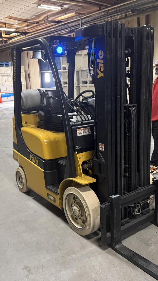 “2020 Yale GLC060VX propane forklift opposite front side angle – quad mast, 4th valve hydraulics, operator compartment – Brampton ON”
