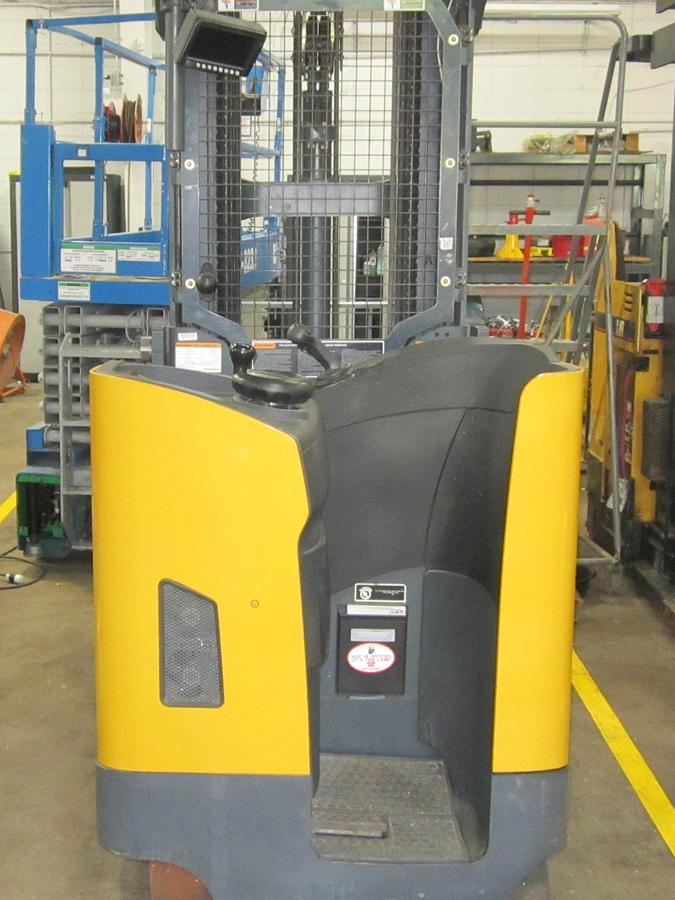 Back view showing counterweight and rear lights