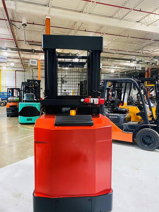 Back view showing counterweight and rear lights