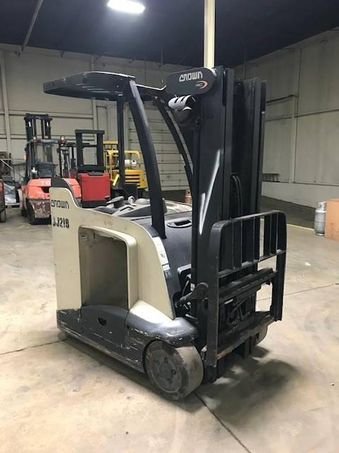 2019 Crown RC5545-40 CSA EE docker forklift Brampton 4000 lb 190” triple mast clamp-ready freezer-compatible export-certified