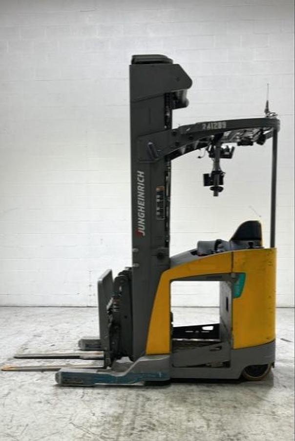 Sold-Jungheinrich-ETR335D-CSA-Electric-Reach-Truck-3,500lb-240”-Lift-BramptonON