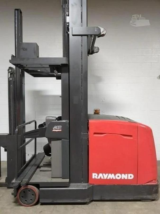 Raymond 960-CSR30T – full side profile – turret mast and elevated operator cab – CSA/MOL certified electric forklift – Brampton ON
