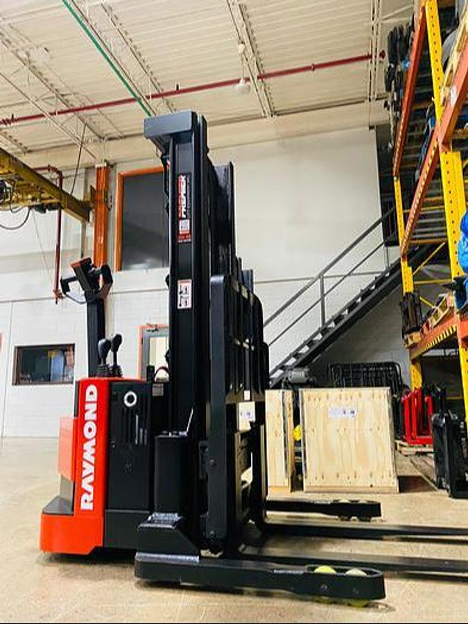 Side view of Raymond RSS40 walkie stacker – CSA-certified electric straddle stacker, 4,000 lb capacity, 128" mast, side shift, standing position – Premier Lift Equipment Brampton ON
