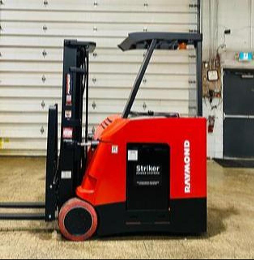 2016 Raymond 425-C35TT CSA docker forklift Brampton 3500 lb 203” triple mast side shift freezer-compatible export-certified