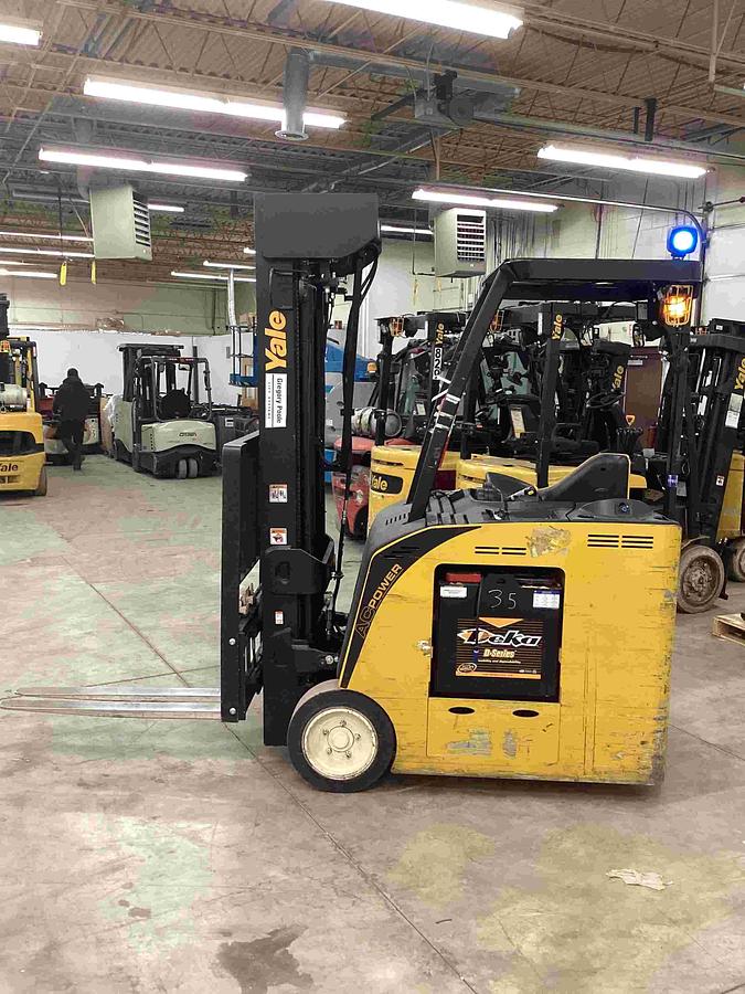 2018 Yale ESC040AD CSA docker forklift Brampton 4000 lb 283” quad mast clamp-ready freezer-compatible export-certified