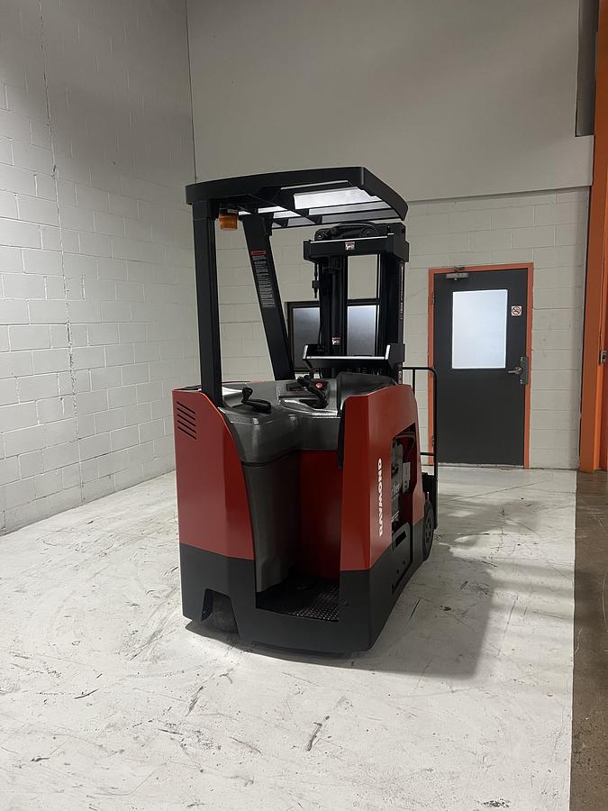 Refurbished 2018 Raymond 425‑C40QM – 4,000 lb CSA Docker Forklift | 258” Quad Mast | Side Shift | 36V | Freezer‑Compatible