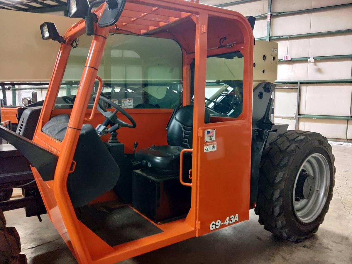 side view of operator compartment