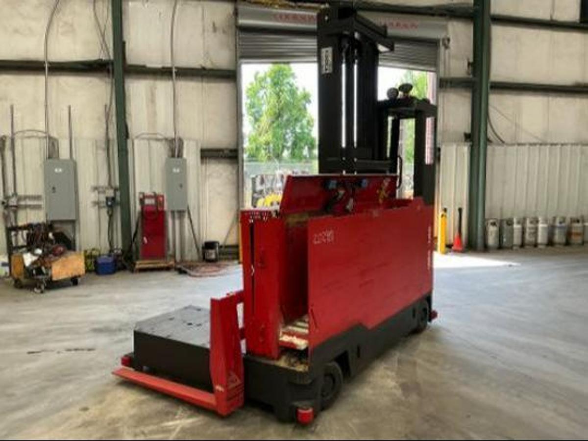 Raymond 930-SL60TN CSA sideloader forklift Brampton 6000 lb opposite side view 193” mast 48” bed depth bidirectional reach electric long load handler