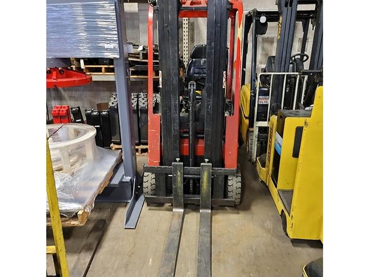 Mariotti MyCross 13AC – 42” forks with load backrest – side shift carriage – CSA certified – Brampton ON