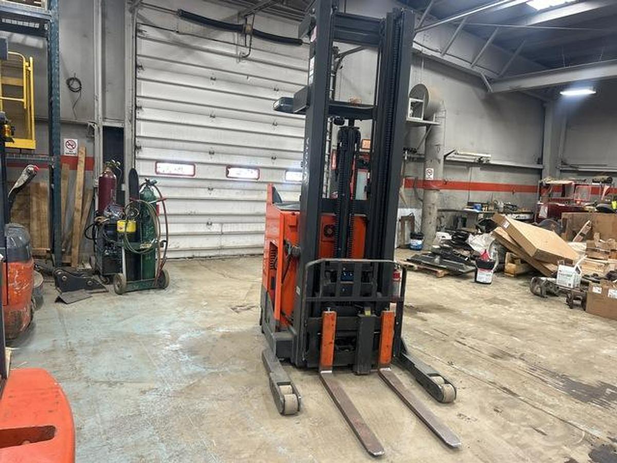 2019 Toyota 9BRU23 front view — 268” lift height, 40” forks, 36V electric reach truck