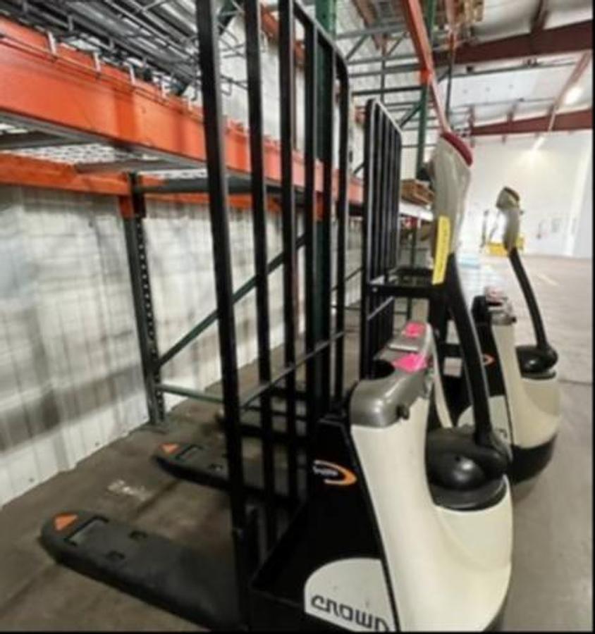 2016 Crown WP3040-45 CSA electric walkie pallet jack Brampton 4500 lb 27x45 forks battery charger extra export certified freezer compatible