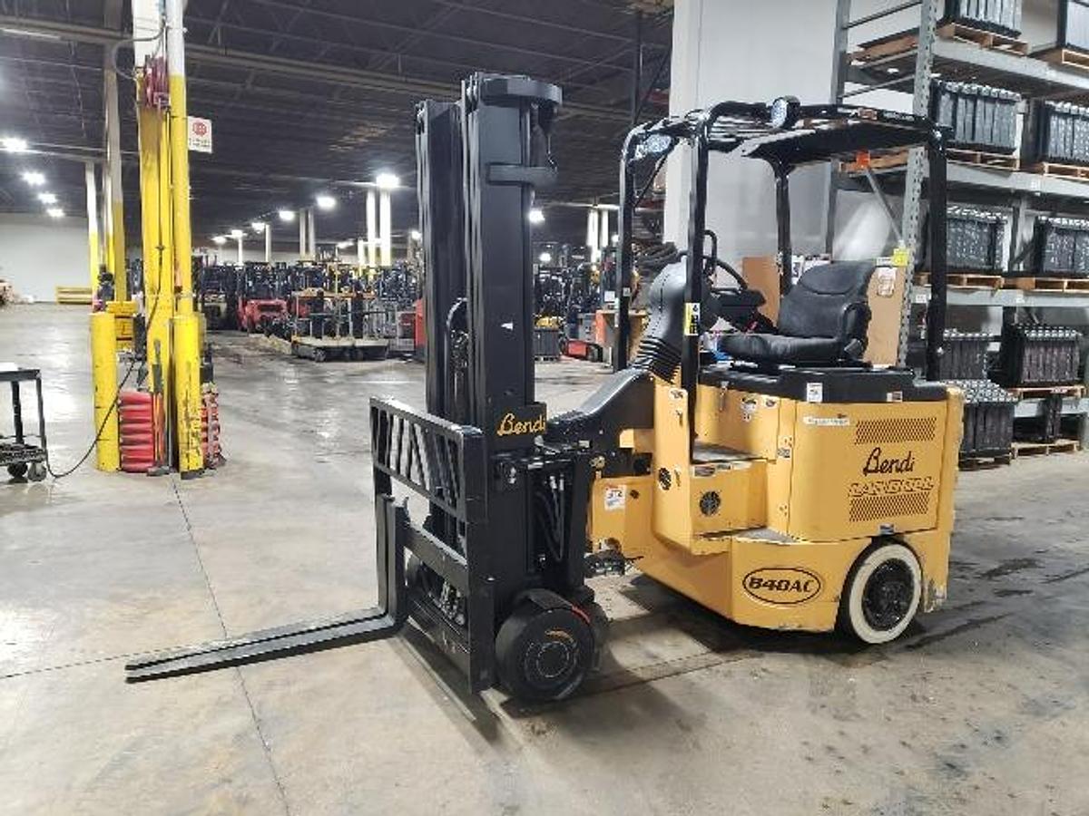 Side view of 2019 Bendi B30/42AC180D articulated narrow‑aisle forklift with 93"/216" mast