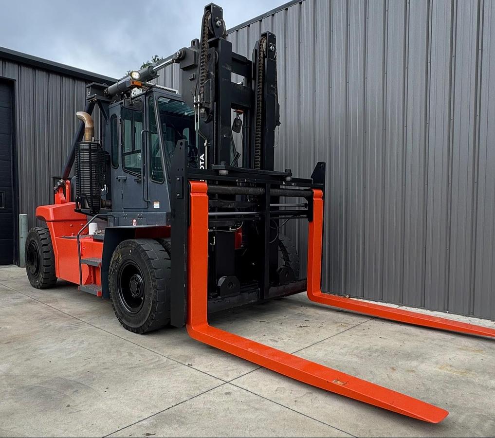 Front angle view of 2022 Toyota THD3600-24 forklift – 36,000 lb diesel capacity @ 24" load centre, CSA-certified, full cab, solid pneumatic tires, dual drive – Premier Lift Equipment Brampton ON