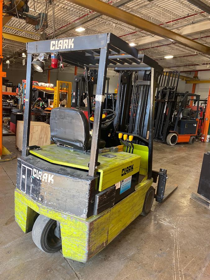 Clark TM20 – rear counterweight side angle – CSA certified – electric forklift – Brampton ON