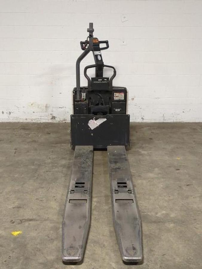 Refurbished 2016 Crown PE4500‑80 | 8,000 lb End Rider Pallet Truck | 93" Forks | 24V Electric | Brampton ON