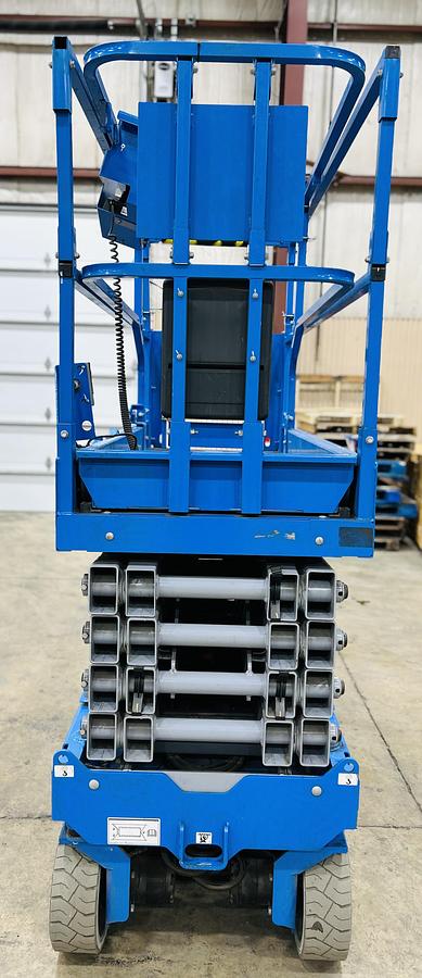 Refurbished 2019 Genie GS‑3232 | 500 lb Capacity | 32’ Platform Height | 38’ Working Height | 32” Narrow Chassis | CSA Certified | Brampton ON