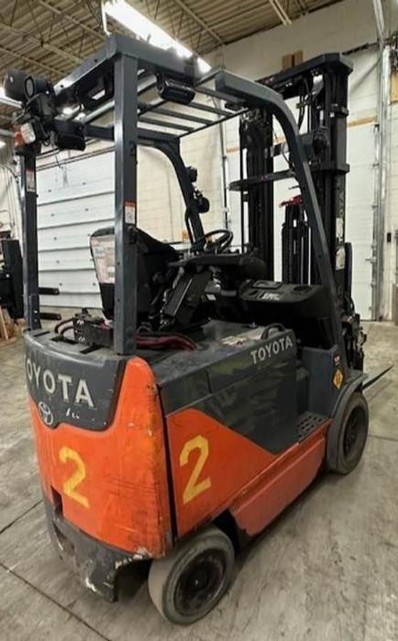 "2022 Toyota 8FBCHU25 EE rated 4 wheel electric forklift rear angle 36V with battery"