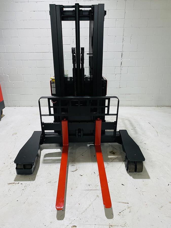 Used Premier Certified™ Forklifts CSA B335:25 Compliant, Audit-Ready & Verification-Driven Equipment