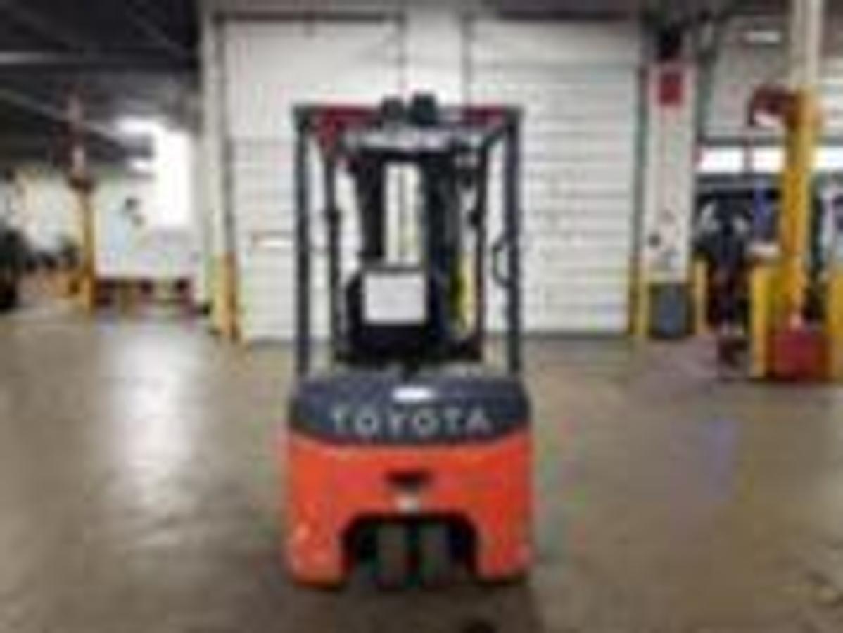 Back angled side view showing counterweight and rear lights