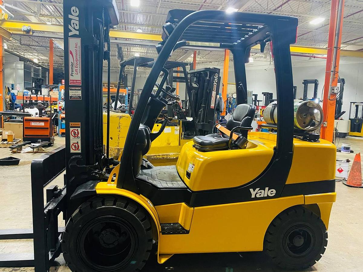 2015 Yale GLP060VXN LPG Forklift | Triple Mast | Side Shift | Pneumatic Tires | CSA Certified | Brampton ON | Export Ready