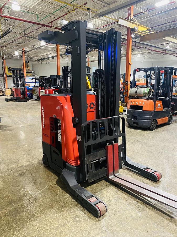 Refurbished Reach Trucks | Single‑Reach & Deep‑Reach Forklifts