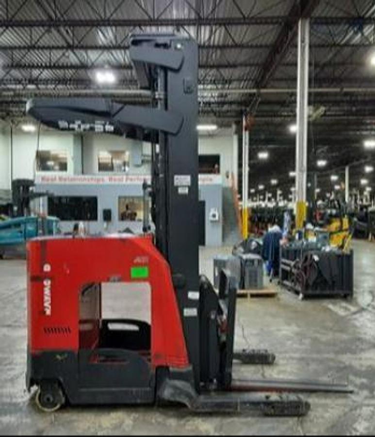 2014 Raymond 750-DR32TT CSA deep reach forklift Brampton 3200 lb 252” triple mast pantograph freezer-compatible export-certified