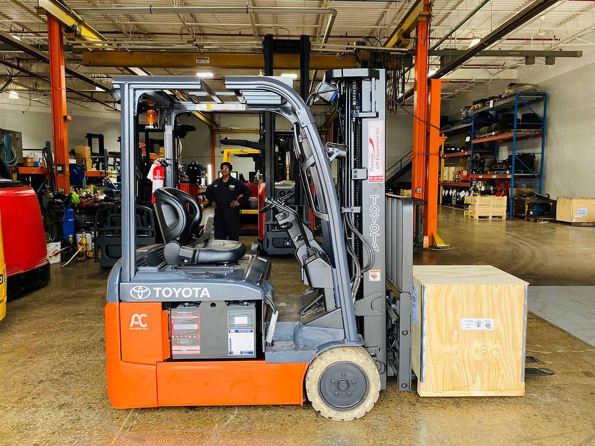Toyota 8FBE15U forklift – full side profile – CSA certified – 3-wheel electric – Brampton ON