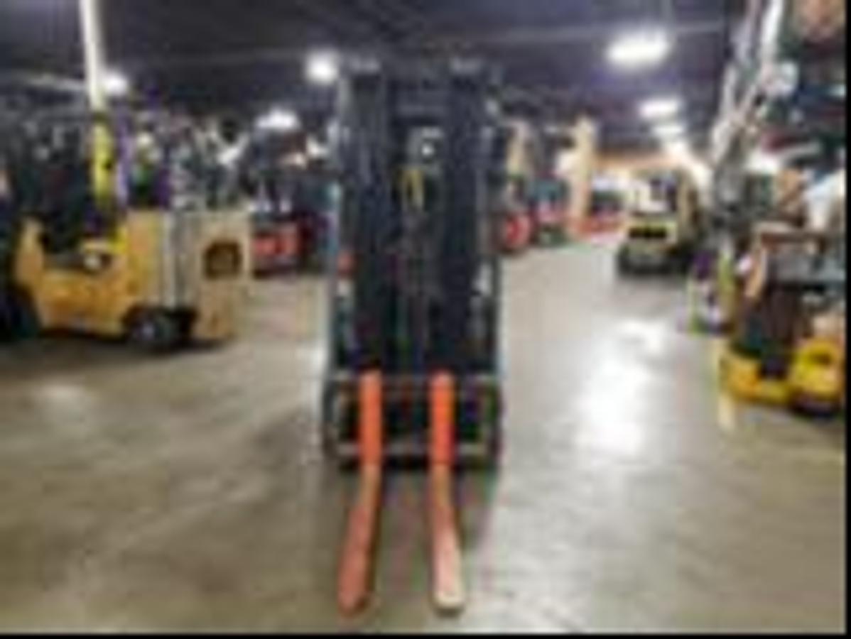 Toyota 8FBES15U – direct front view – 42” forks, quad mast, and SAS carriage – CSA/MOL certified electric forklift – Brampton ON