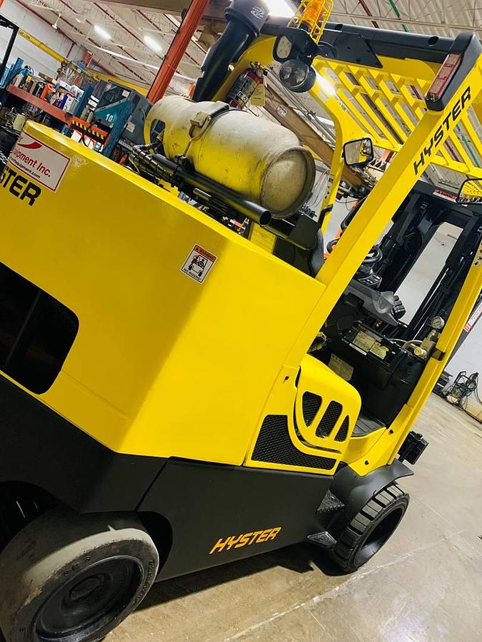 Opposite Rear view showing counterweight and mounted safety lighting