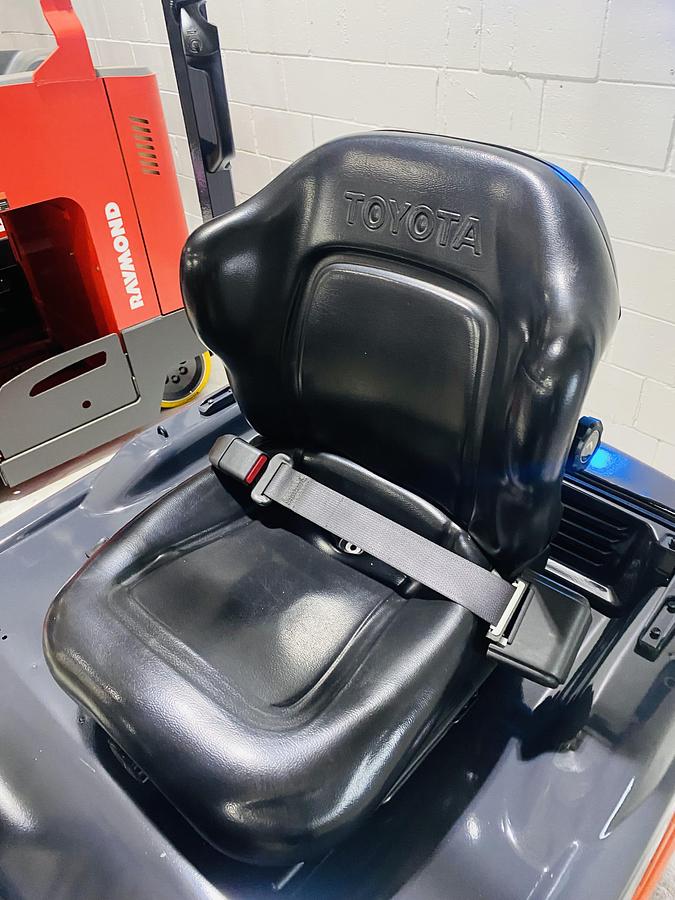 Refurbished 2020 Toyota 8FBE20U | 4,000 lb | 189” Triple Mast | 36V Electric | Side‑Shift | Cushion Tires | Narrow‑Aisle 3‑Wheel