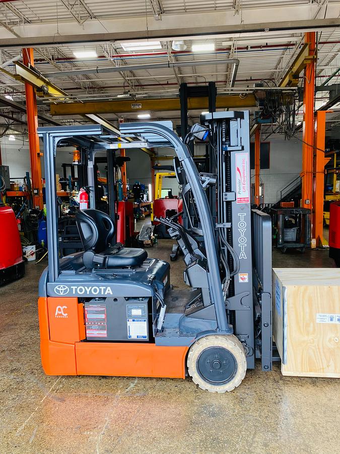 "2016 Toyota 8FBE15U electric forklift side view with 189-inch FSV mast and side-shift fork positioner"