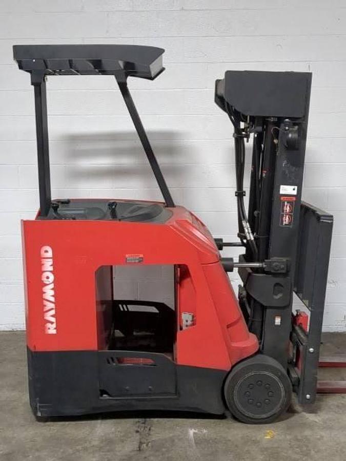 2016 Raymond 425-C30QM CSA docker forklift Brampton 3000 lb 240” quad mast side shift freezer-compatible export-certified