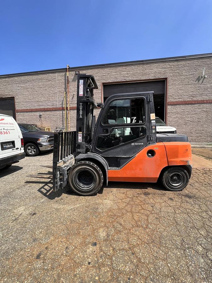 Refurbished Internal Combustion Forklifts (IC Forklifts)
