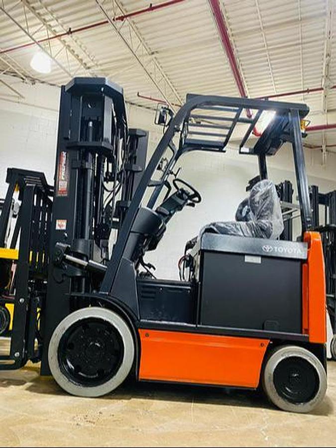 Toyota 8FBCU25 CSA electric forklift Brampton 5000 lb 189” triple mast side shift 36V battery extra indoor export