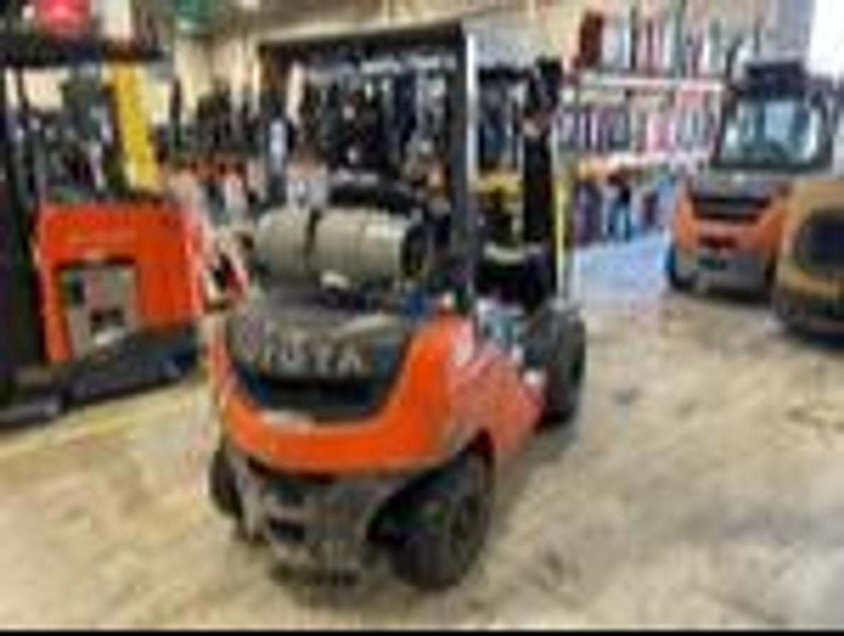 Toyota 8FGU20 – rear angle view – counterweight, propane bracket, and solid pneumatic tires – CSA/MOL propane forklift – Brampton ON