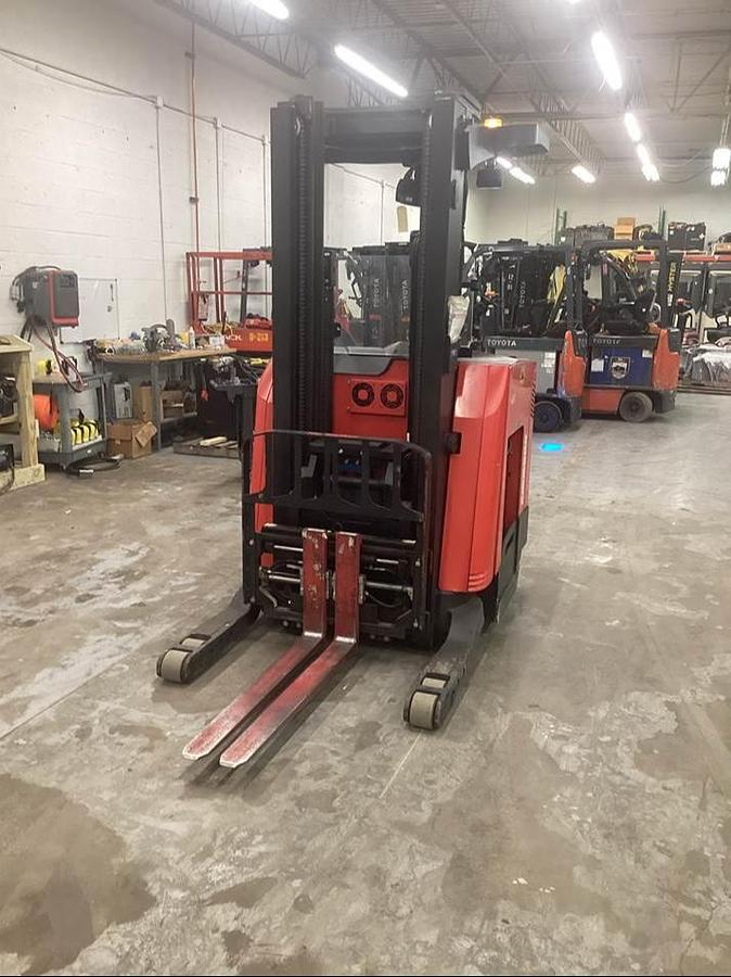 Raymond-770-R45TT-Front-View-Fork-Positioner-Integrated-S-S