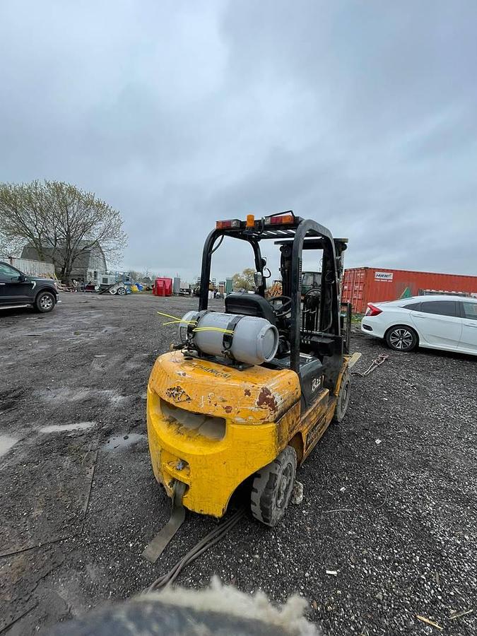 Rear side corner view of Hangcha CPQD25N showing cushion tires, propane tank bracket, and compact chassis – CSA certified LP forklift in Brampton ON